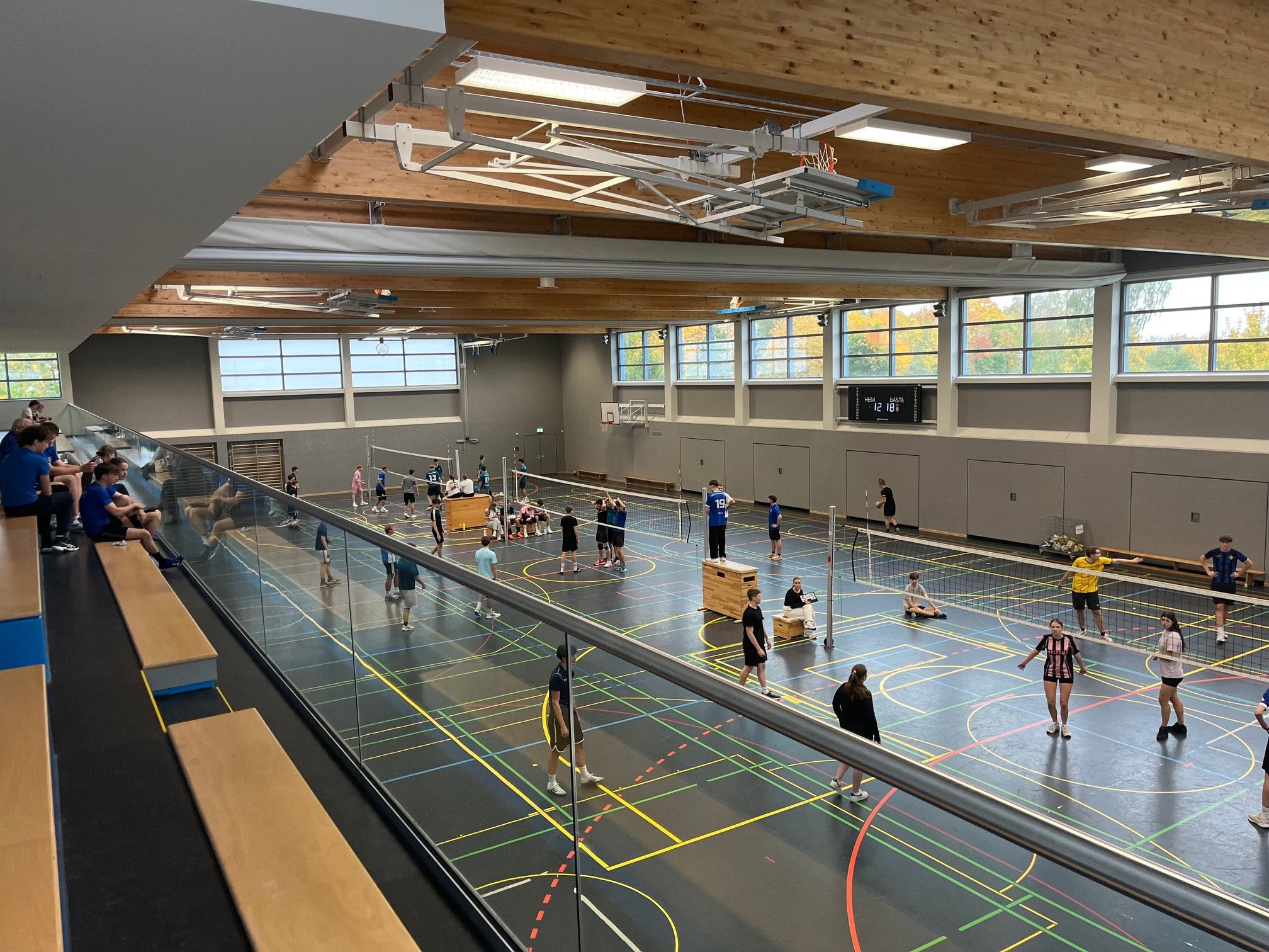 Volleyball-Mixturnier am Kant-Gymnasium – Teamgeist, Spaß und starke Ballwechsel